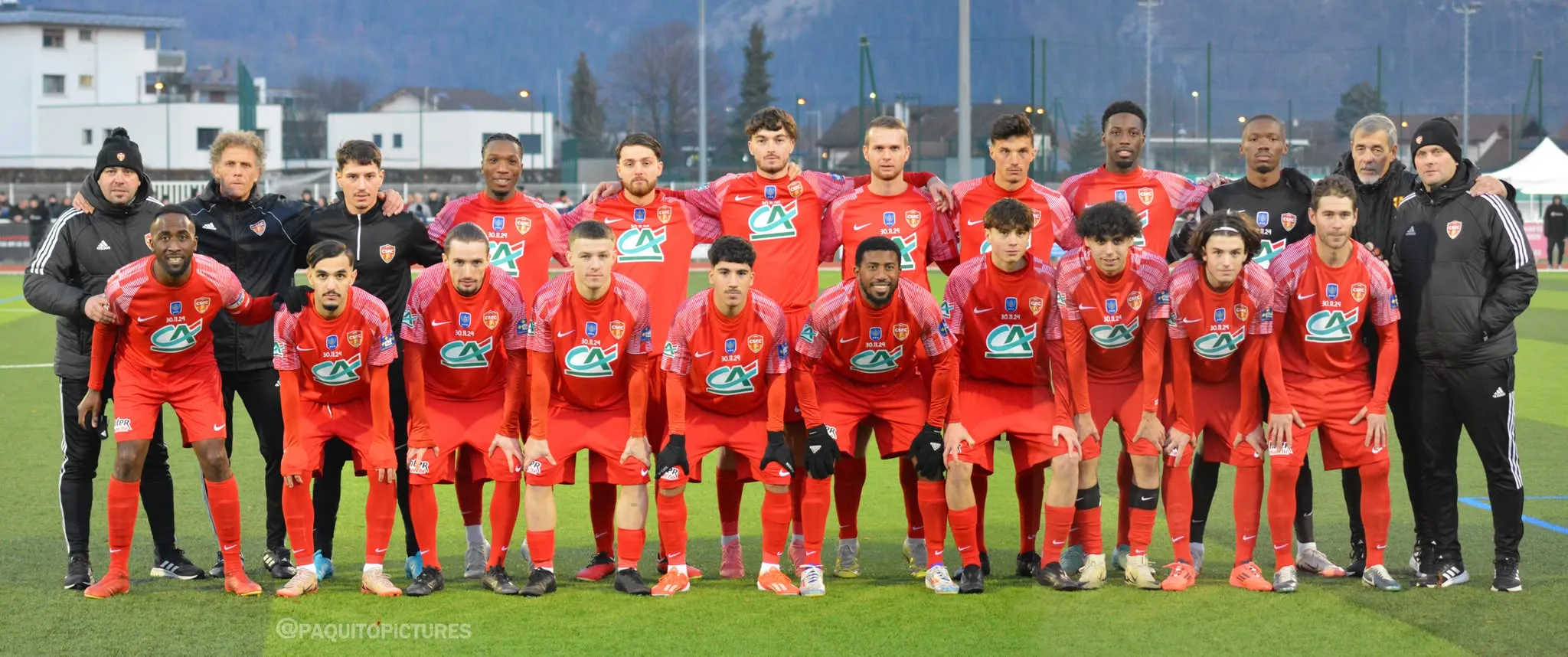 Match de football au stade de Cluses