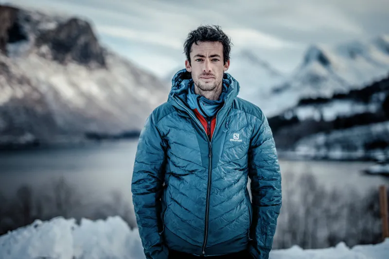 Kilian Jornet en pleine course sur les sentiers du Mont-Blanc