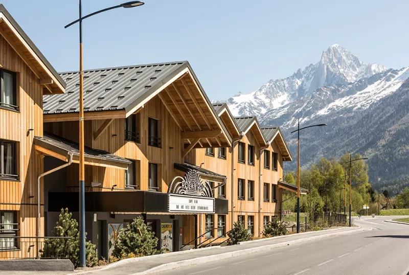 Façade de l'hôtel Rocky Pop aux Houches