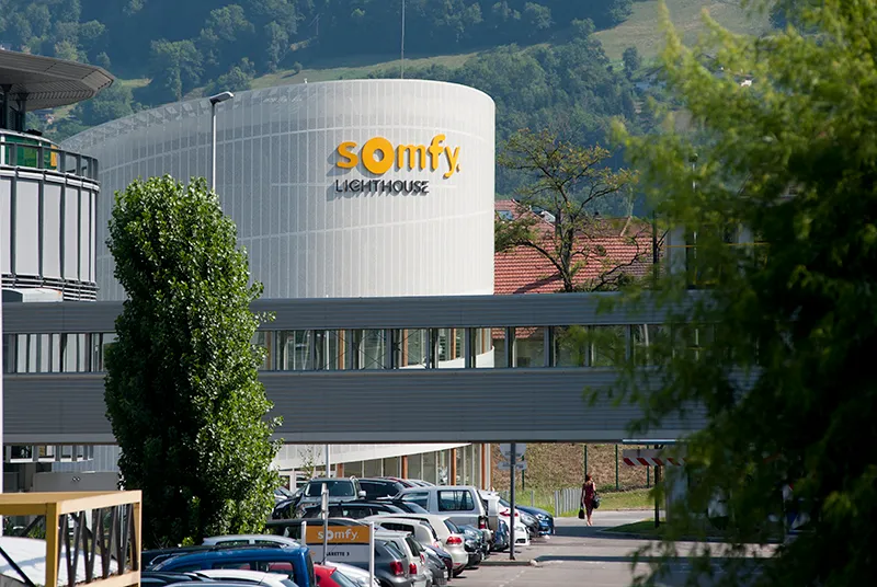 Siège du groupe Somfy à Cluses dans la vallée de l'Arve, Haute-Savoie