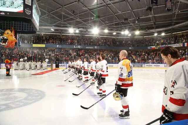Étudiants de Sup'Sallanches et équipe des Pionniers de Chamonix