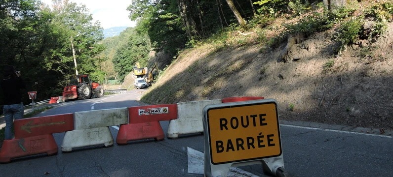 Engins de chantier et travaux de voirie à Passy